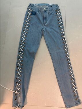 Betty Light Blue Lace-Up Side Seam Skinny Jeans